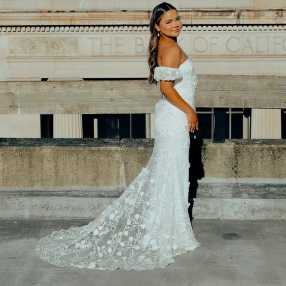 NWOT Lulus Magical Beginnings White 3D Floral Embroidered Maxi Dress - Picture 3 of 9